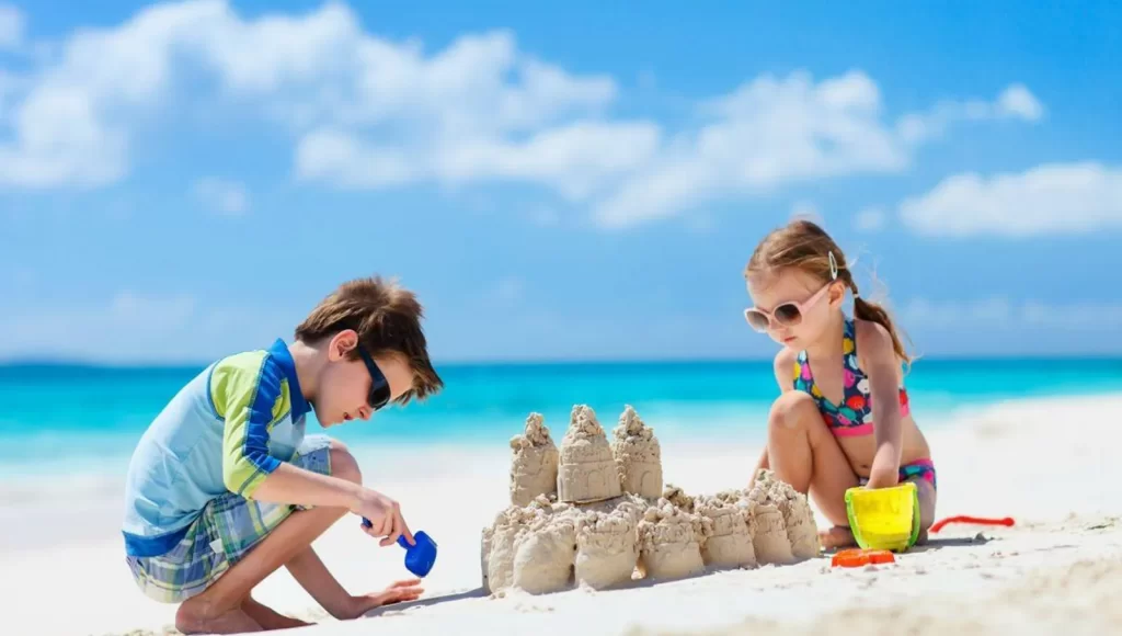 children play on anna maria island
